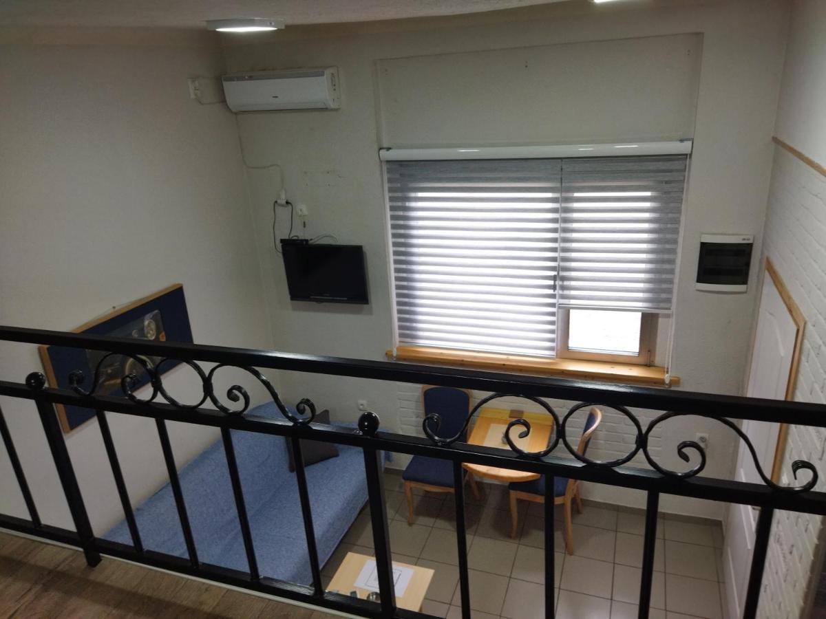 Apartman Sirmium 1 Sremska Mitrovica Bagian luar foto